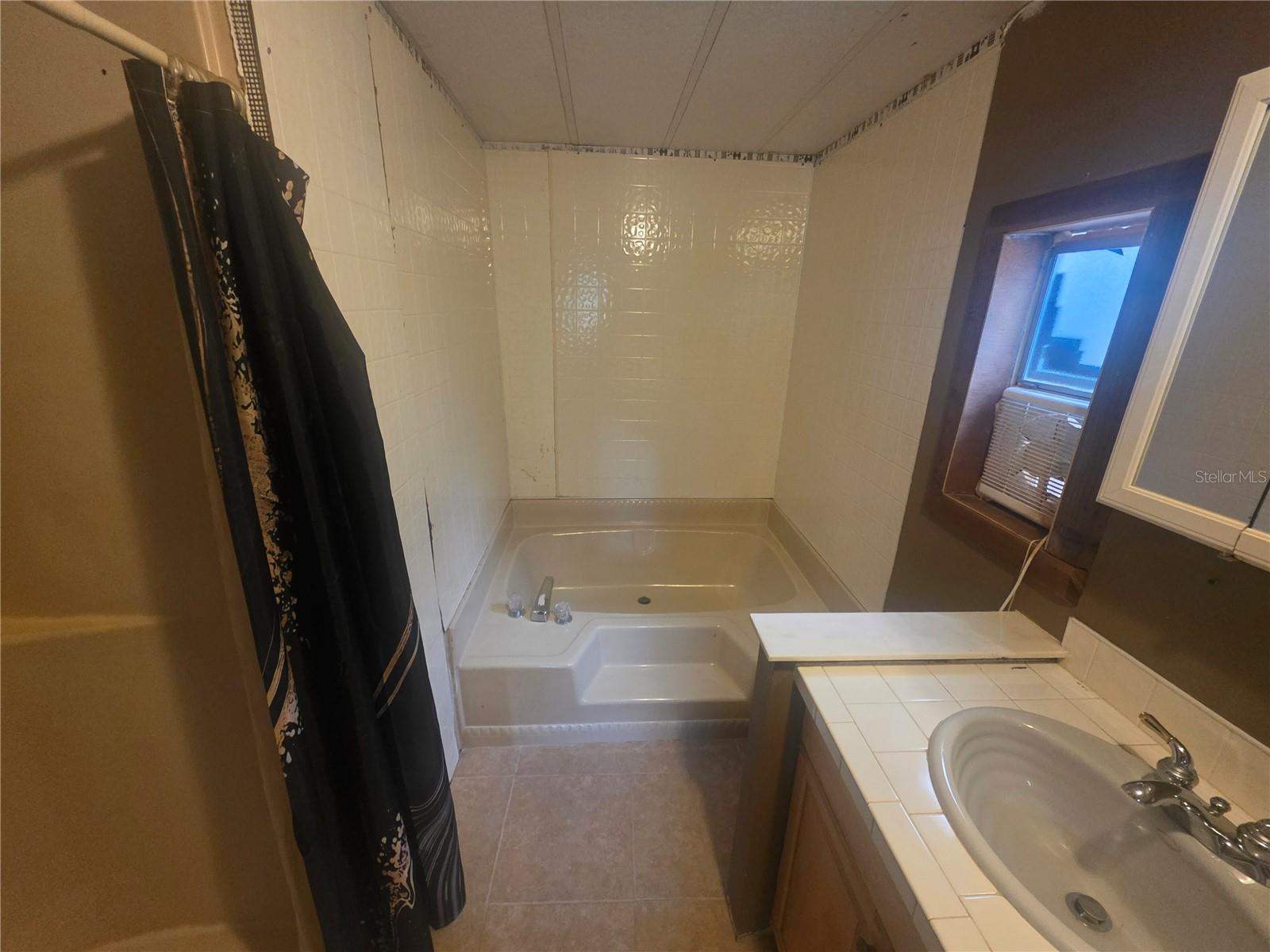 Image 11 of 16 For 18251 18th Lane