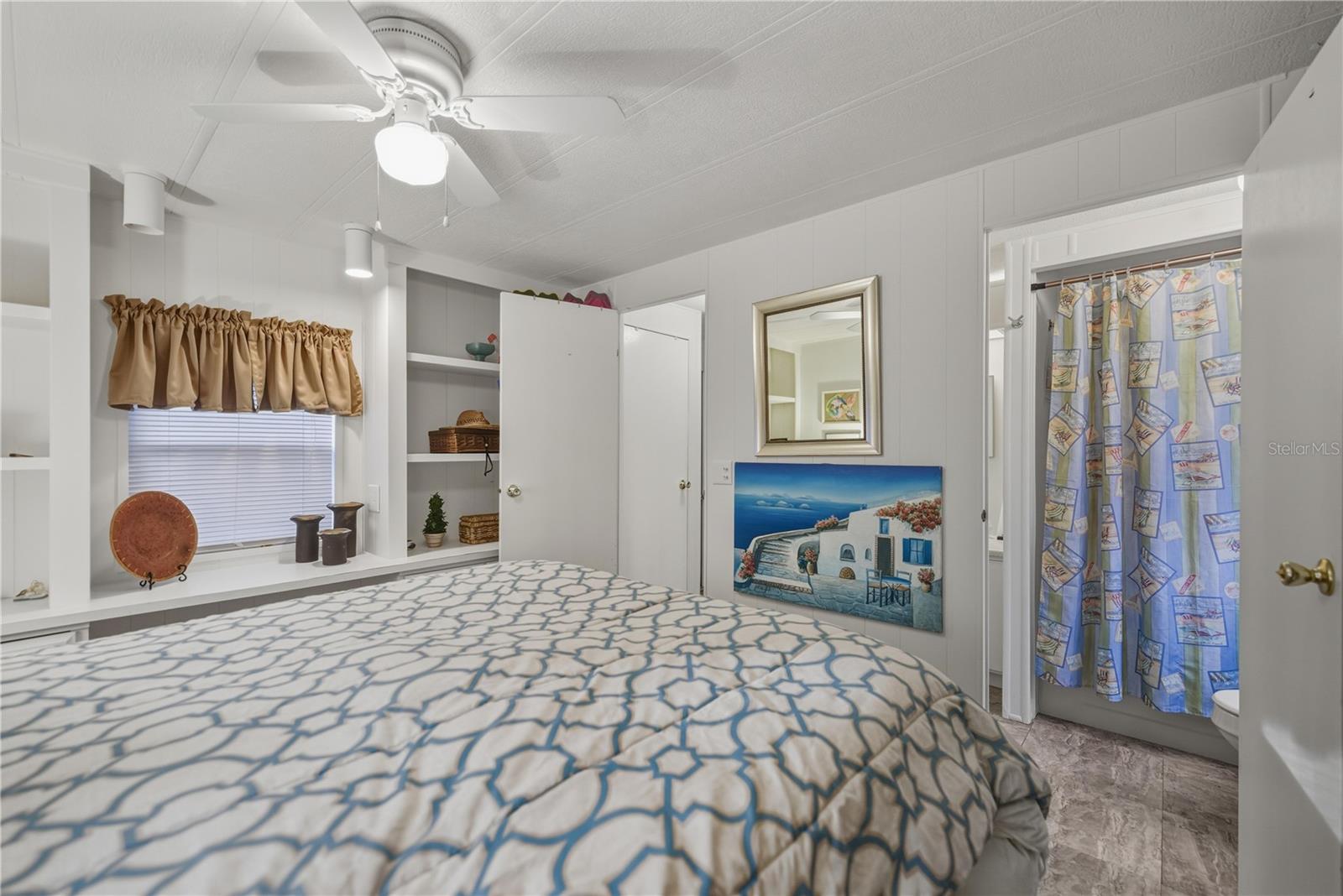 Image 17 of 27 For 11421 Red Pine Court