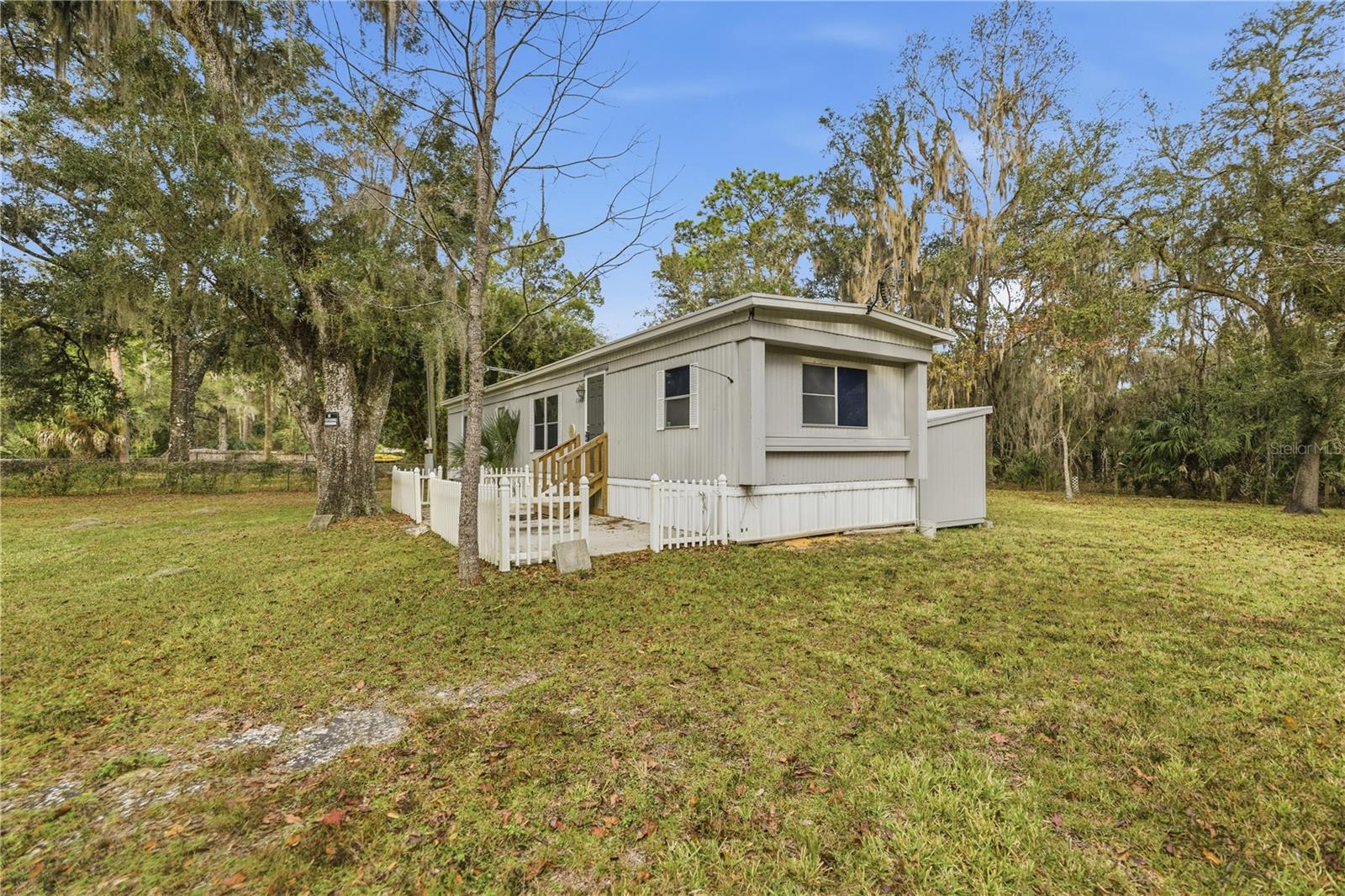 Image 19 of 27 For 11421 Red Pine Court