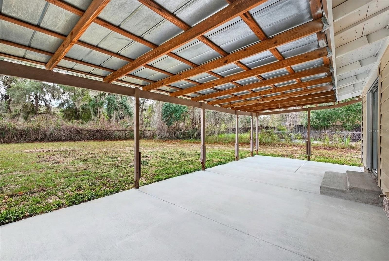 Listing photo id 24 for 4400 139th Lane