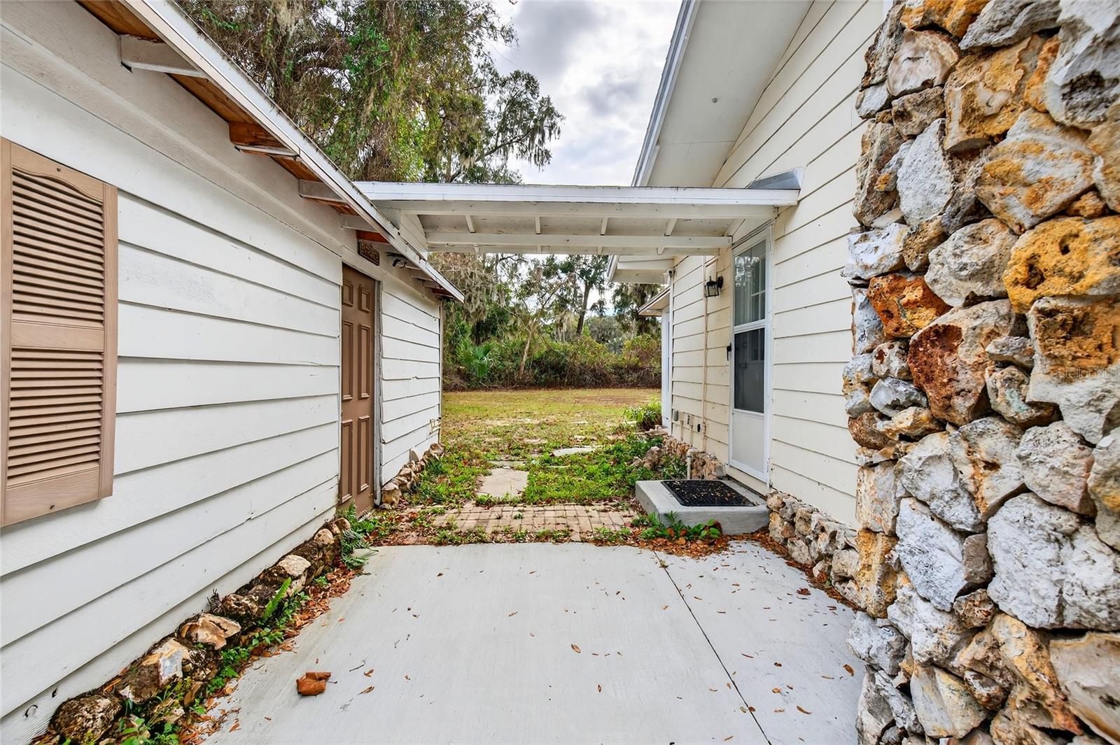Listing photo id 27 for 4400 139th Lane