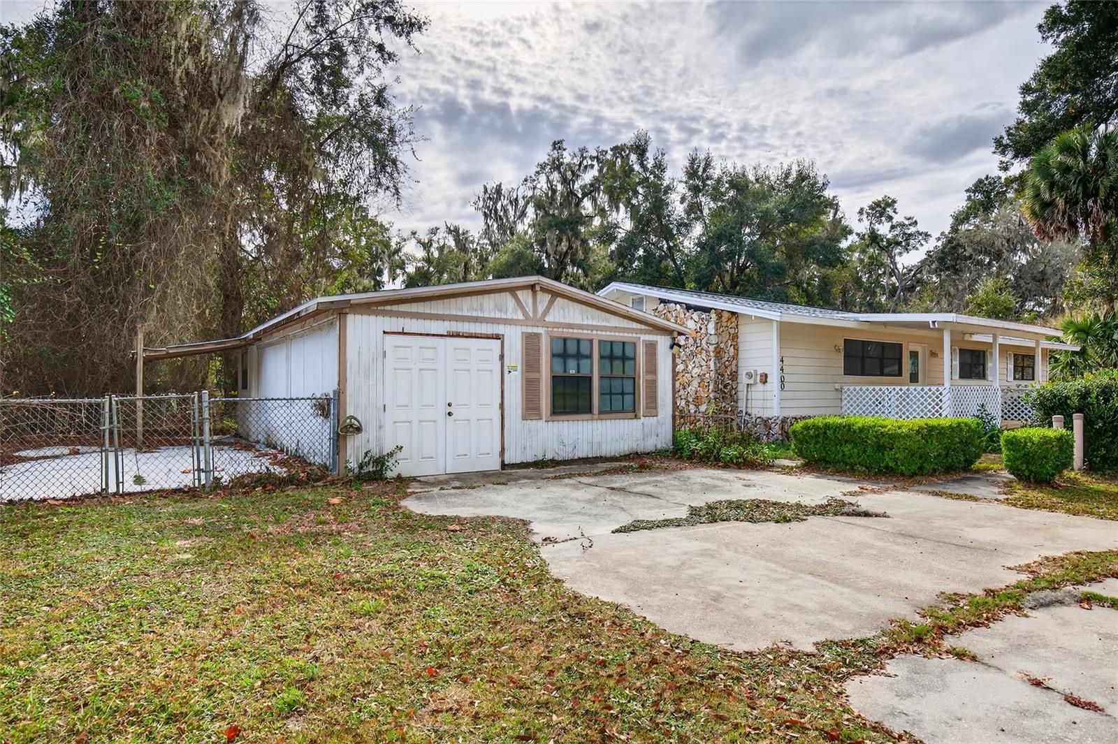 Listing photo id 29 for 4400 139th Lane