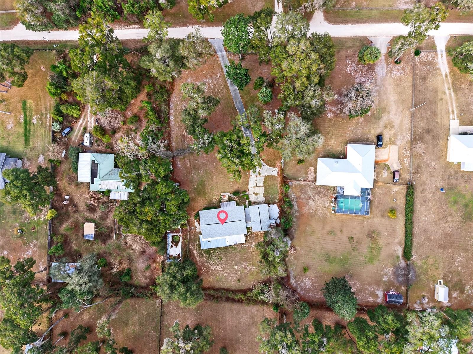 Listing photo id 38 for 4400 139th Lane