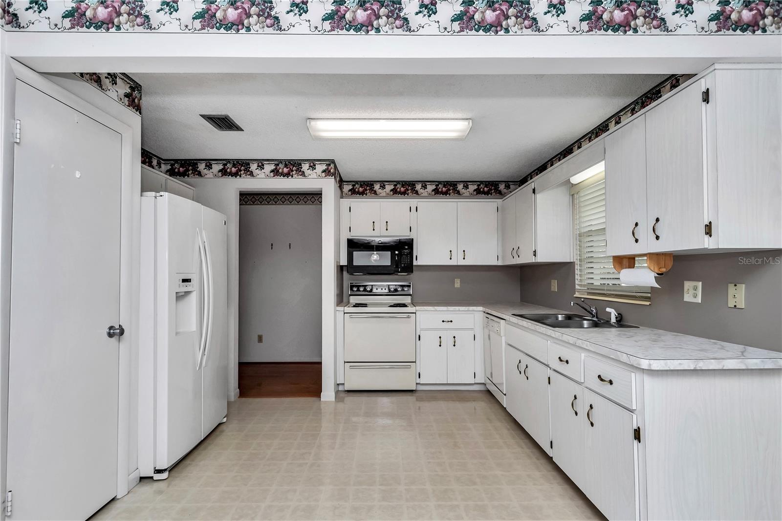 Image 13 of 38 For 8667 97th Street E