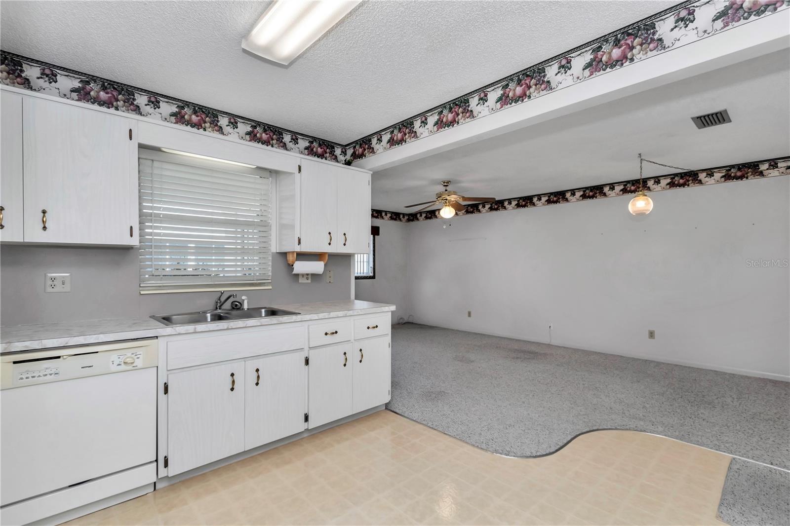 Image 14 of 38 For 8667 97th Street E