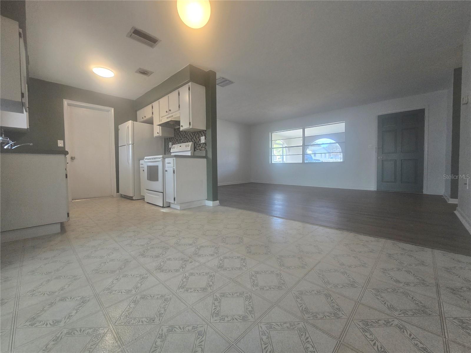 Image 12 of 33 For 75 Osceola Street