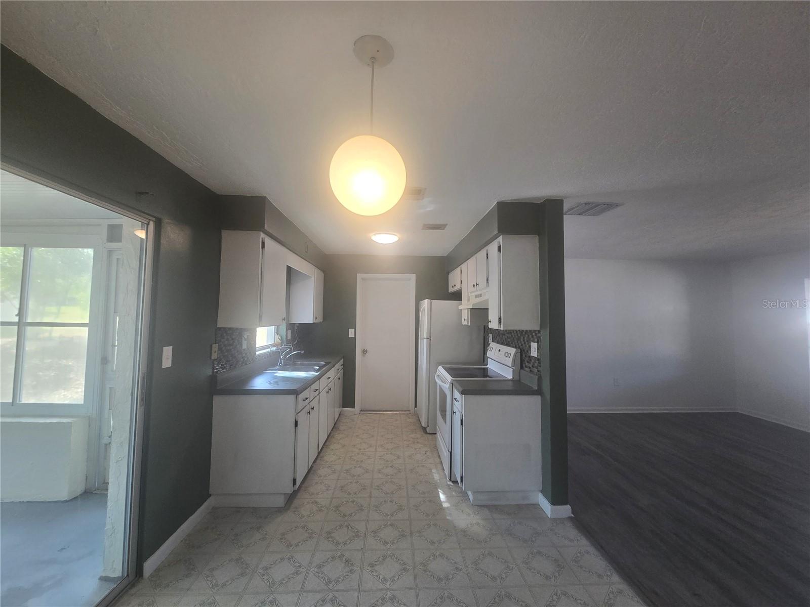 Image 13 of 33 For 75 Osceola Street