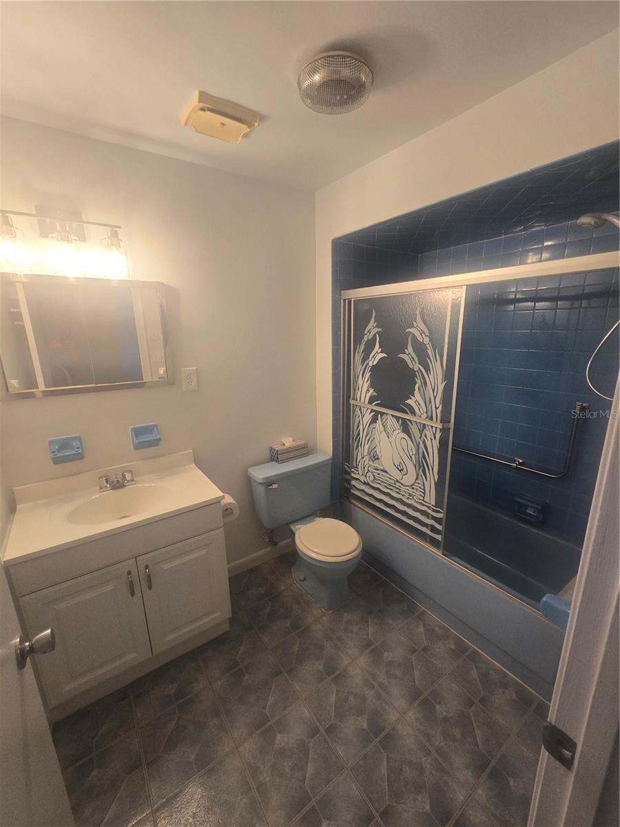 Image 17 of 33 For 75 Osceola Street