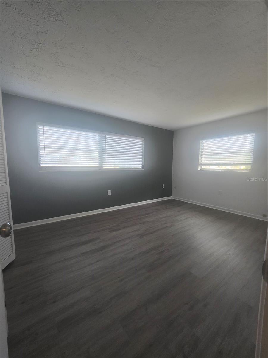 Image 18 of 33 For 75 Osceola Street