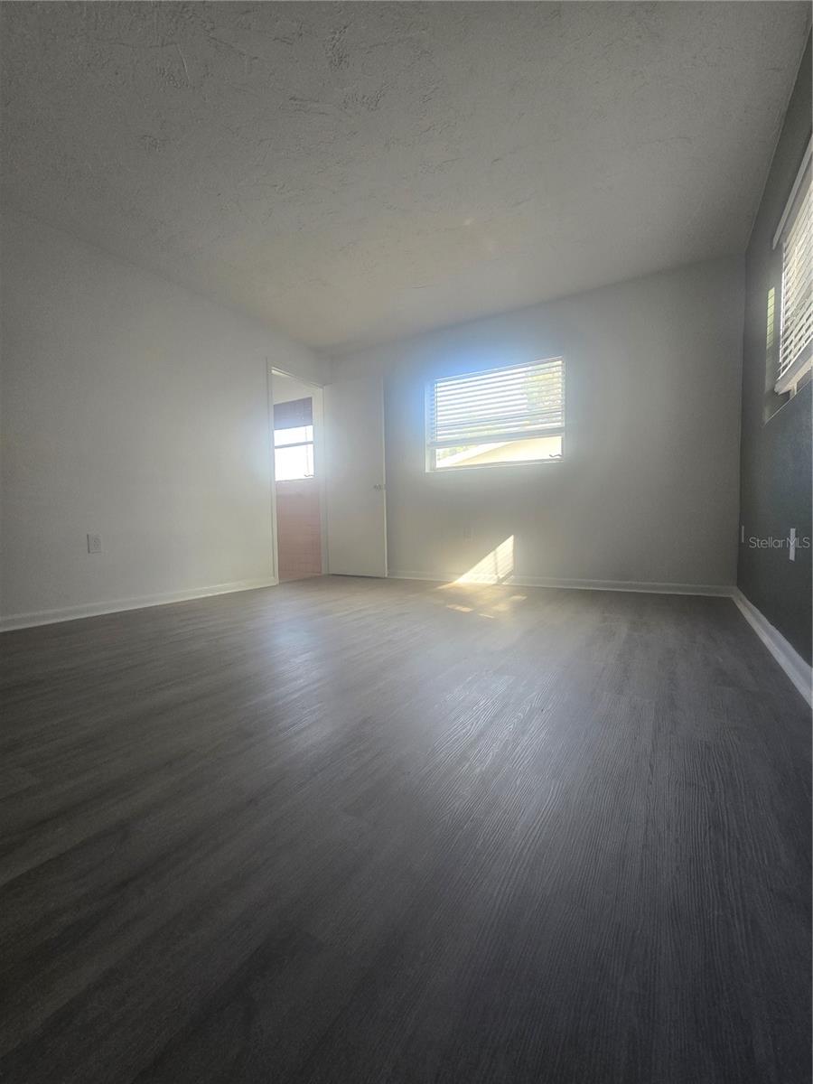 Image 21 of 33 For 75 Osceola Street