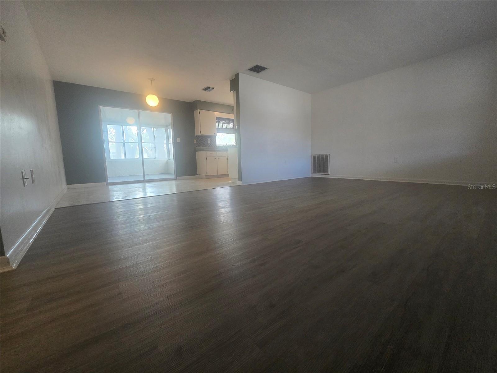 Image 9 of 33 For 75 Osceola Street