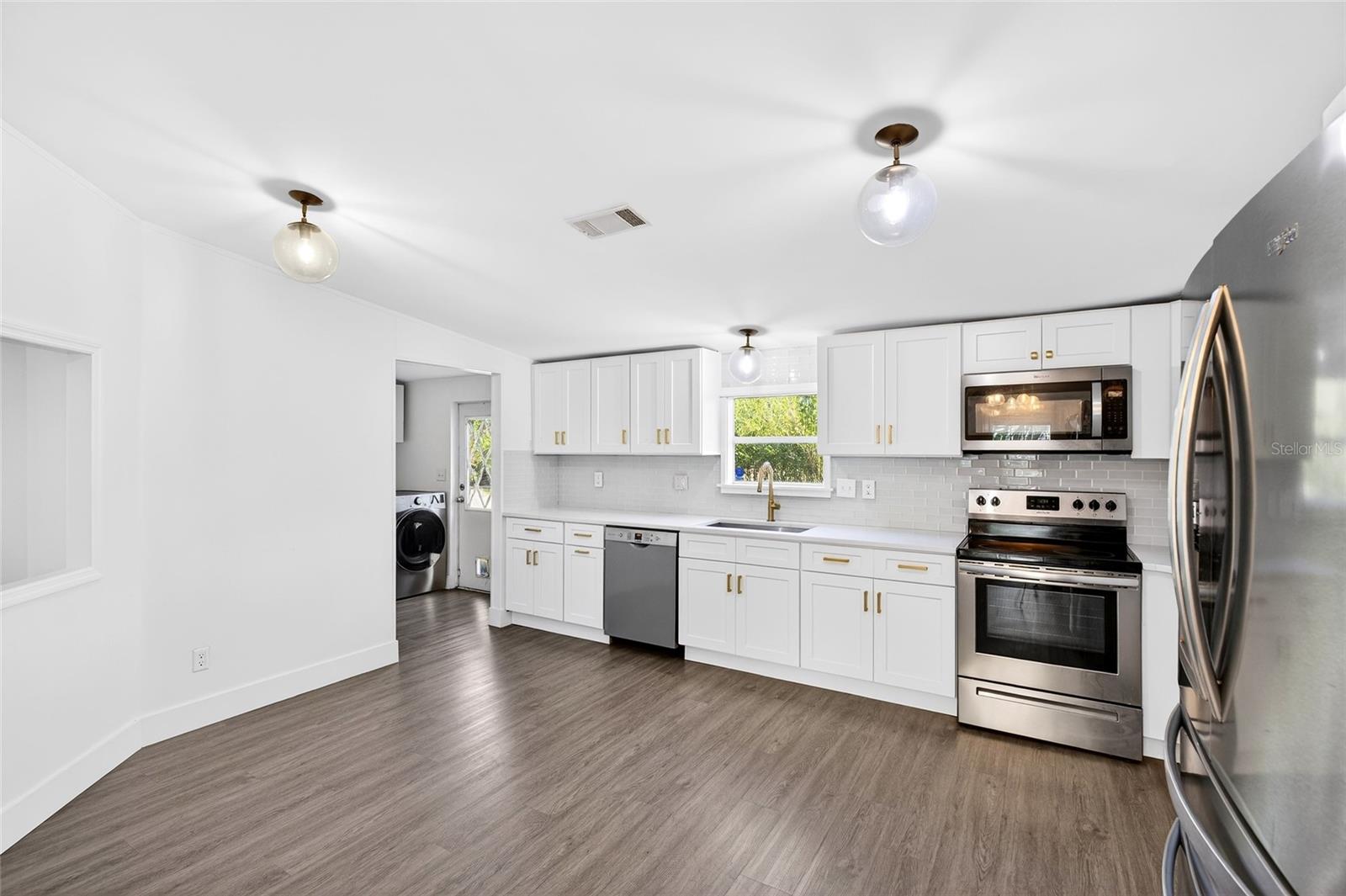 Image 6 of 19 For 14831 135th Street