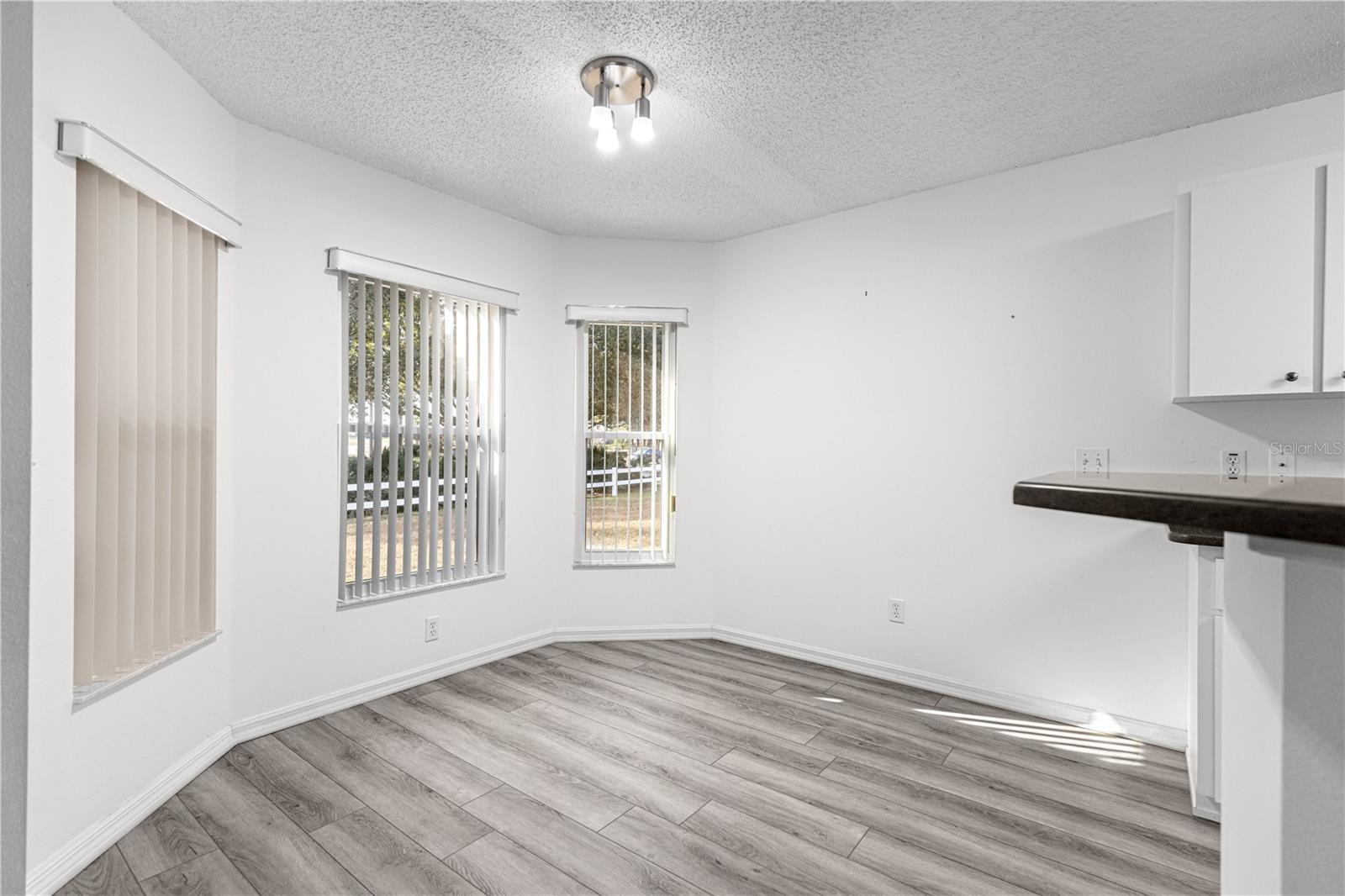 Image 19 of 46 For 9614 93rd Loop