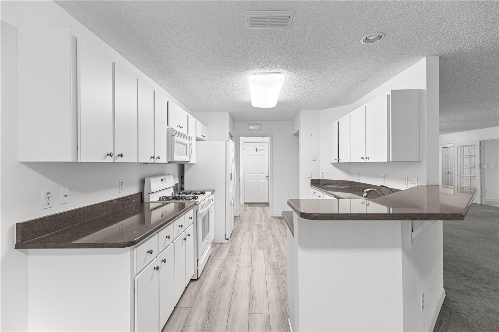 Image 20 of 46 For 9614 93rd Loop