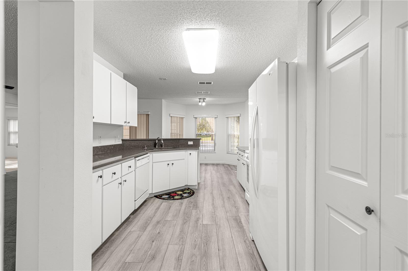 Image 24 of 46 For 9614 93rd Loop