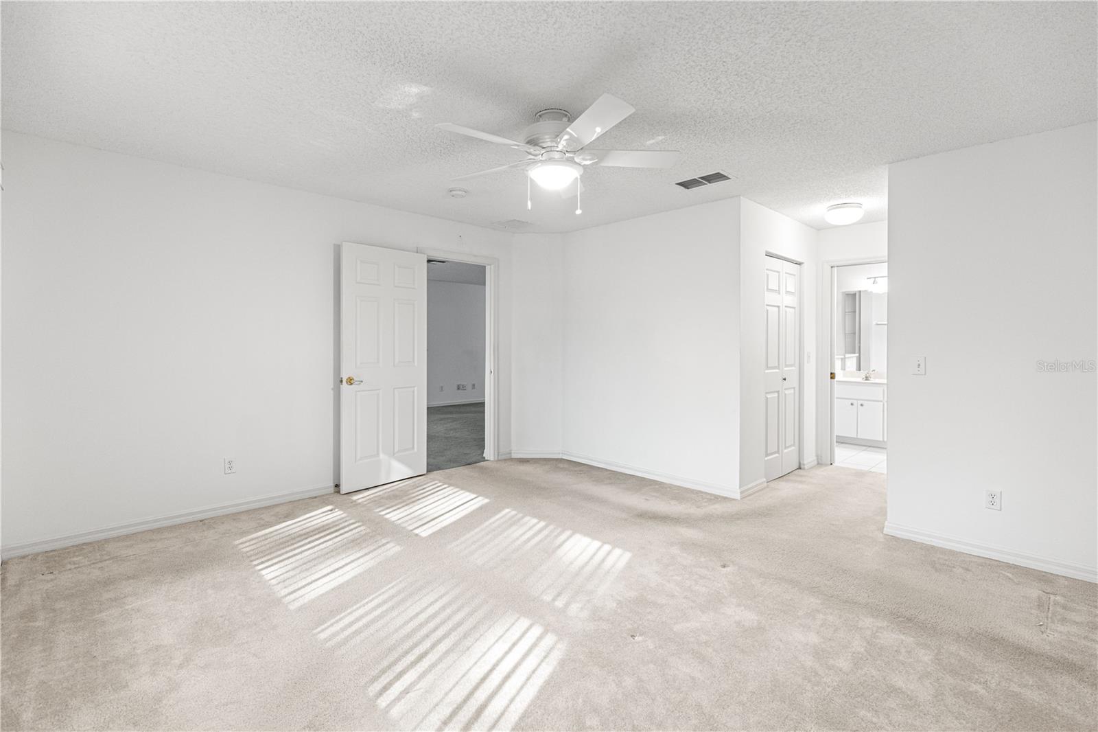 Image 27 of 46 For 9614 93rd Loop