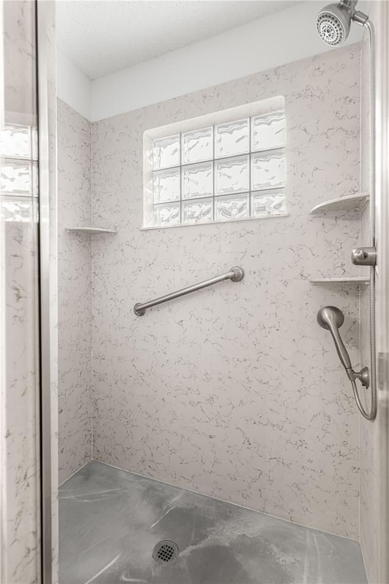 Image 31 of 46 For 9614 93rd Loop