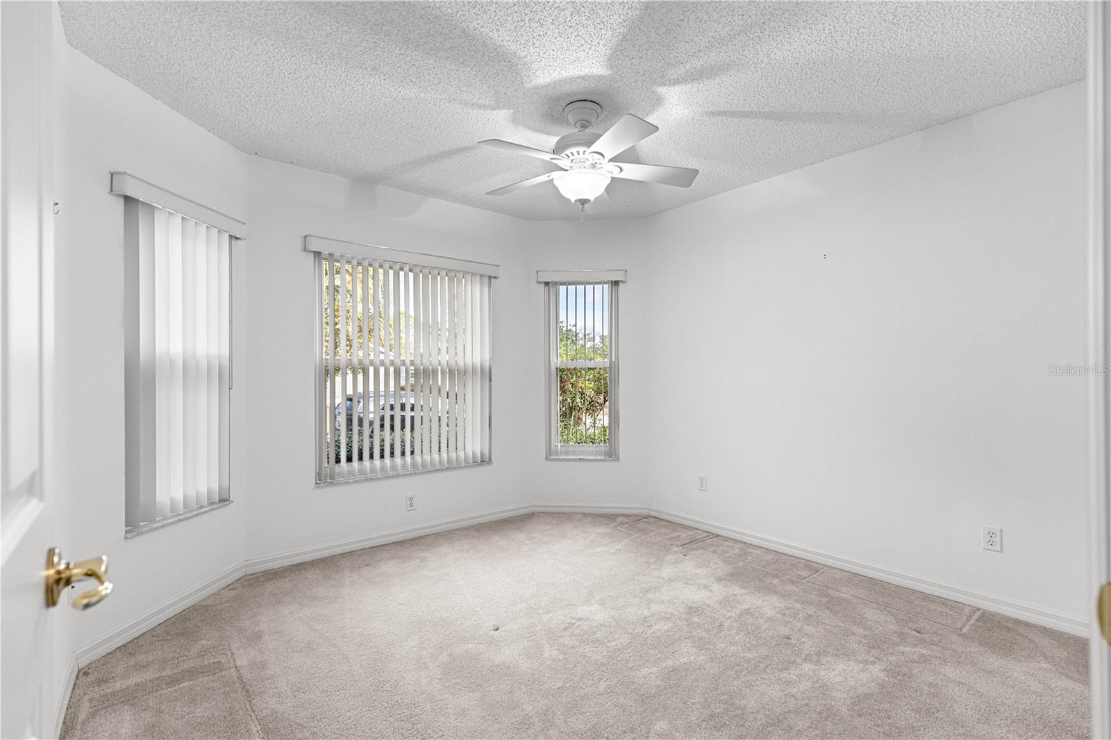 Image 32 of 46 For 9614 93rd Loop