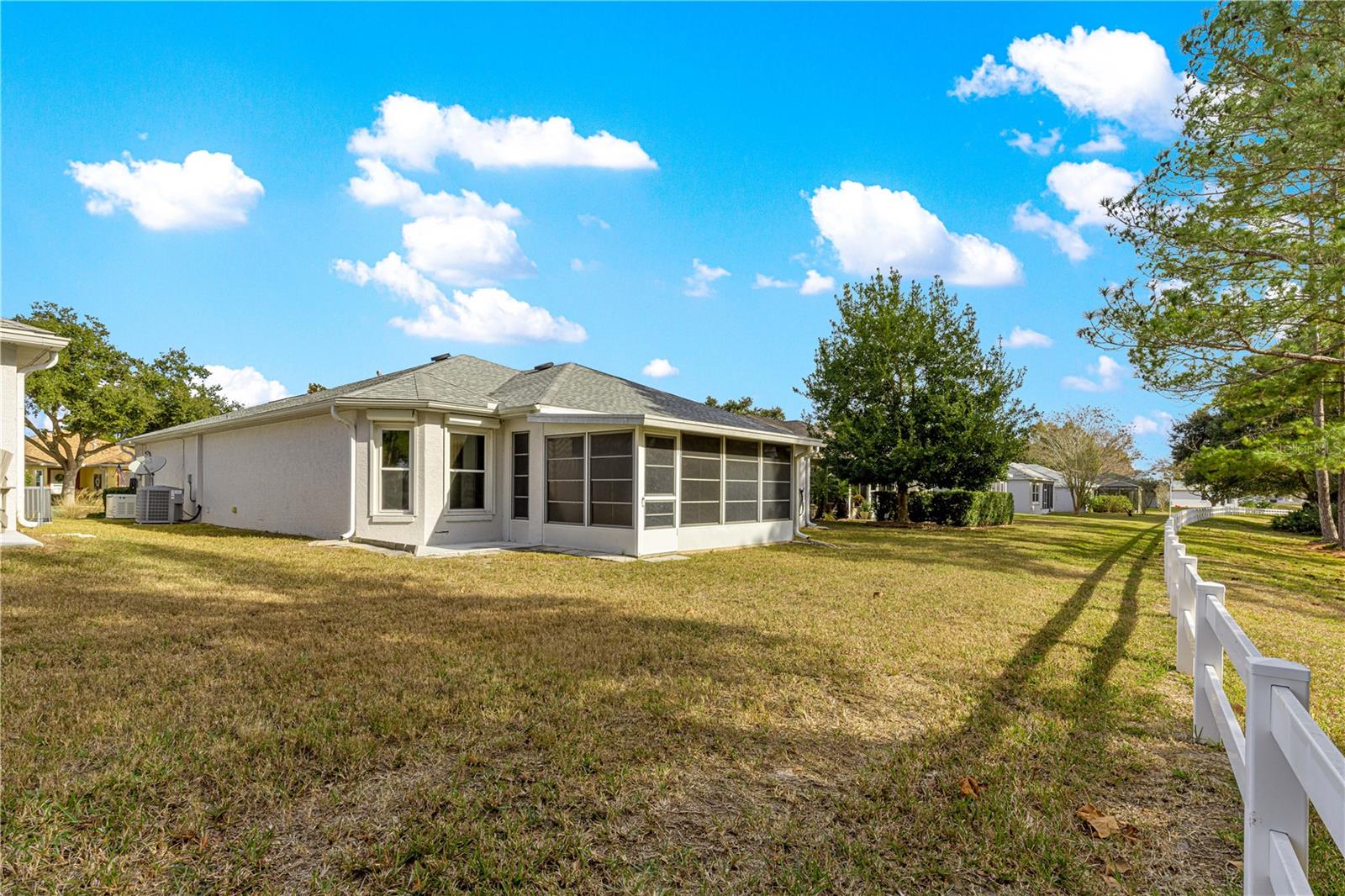 Image 39 of 46 For 9614 93rd Loop