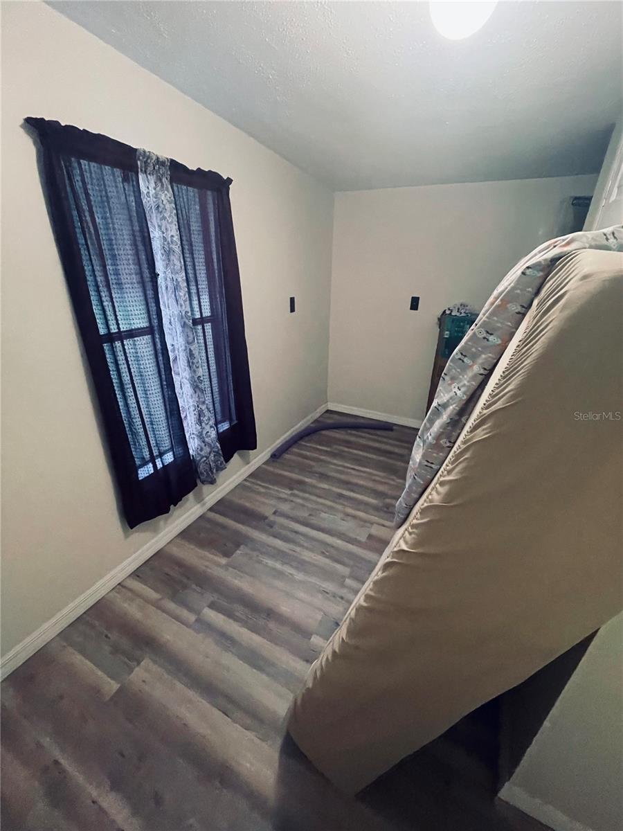 Image 11 of 21 For 10720 151st Place