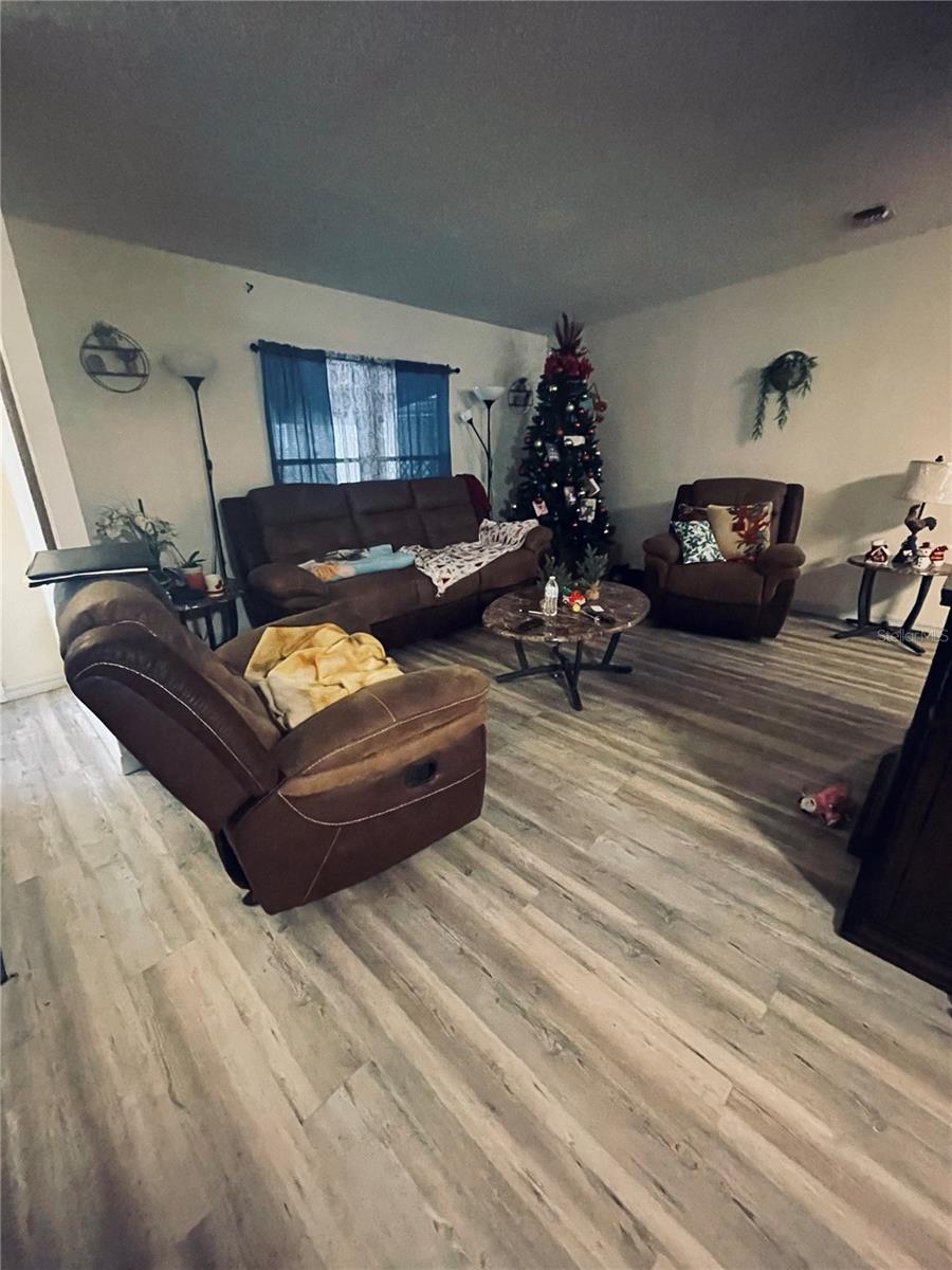 Image 19 of 21 For 10720 151st Place