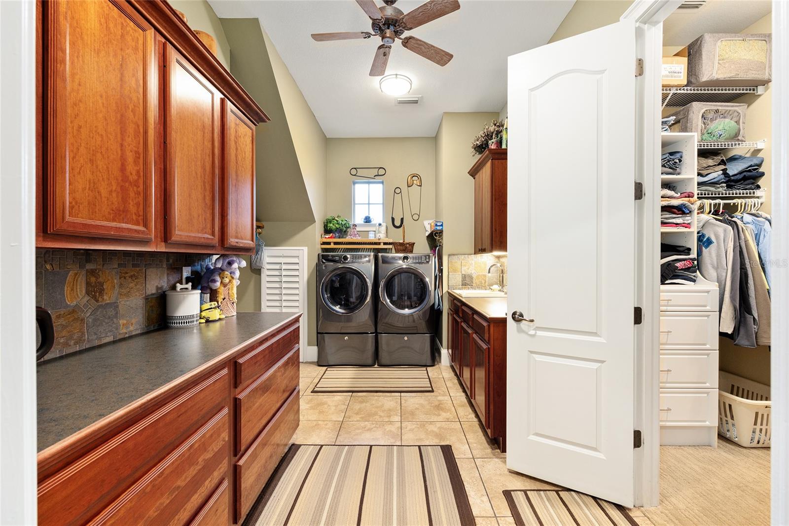 Image 19 of 66 For 2150 73rd Loop