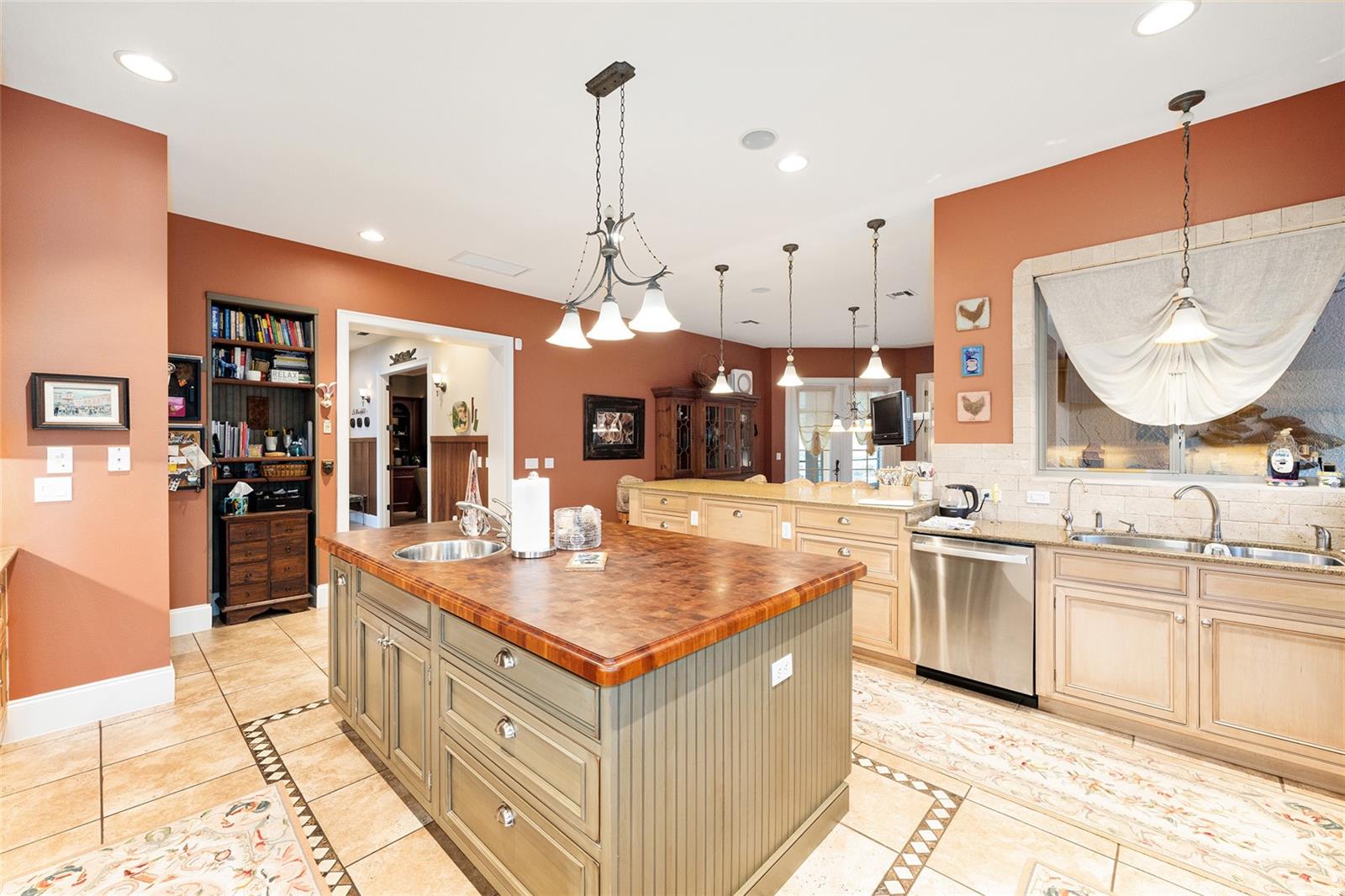 Image 27 of 66 For 2150 73rd Loop