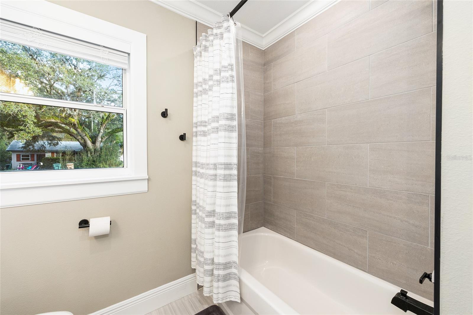 Image 24 of 37 For 524 31st Avenue