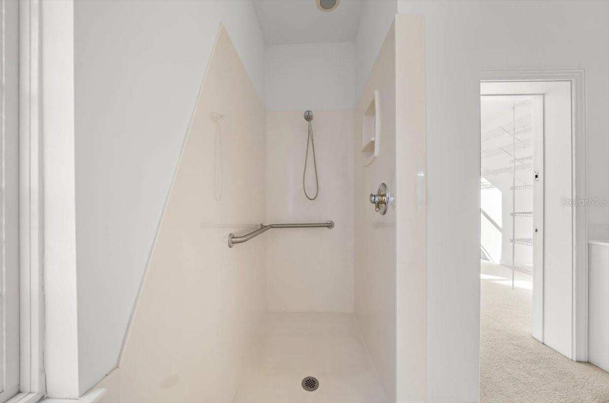 Image 15 of 60 For 4929 2nd Court