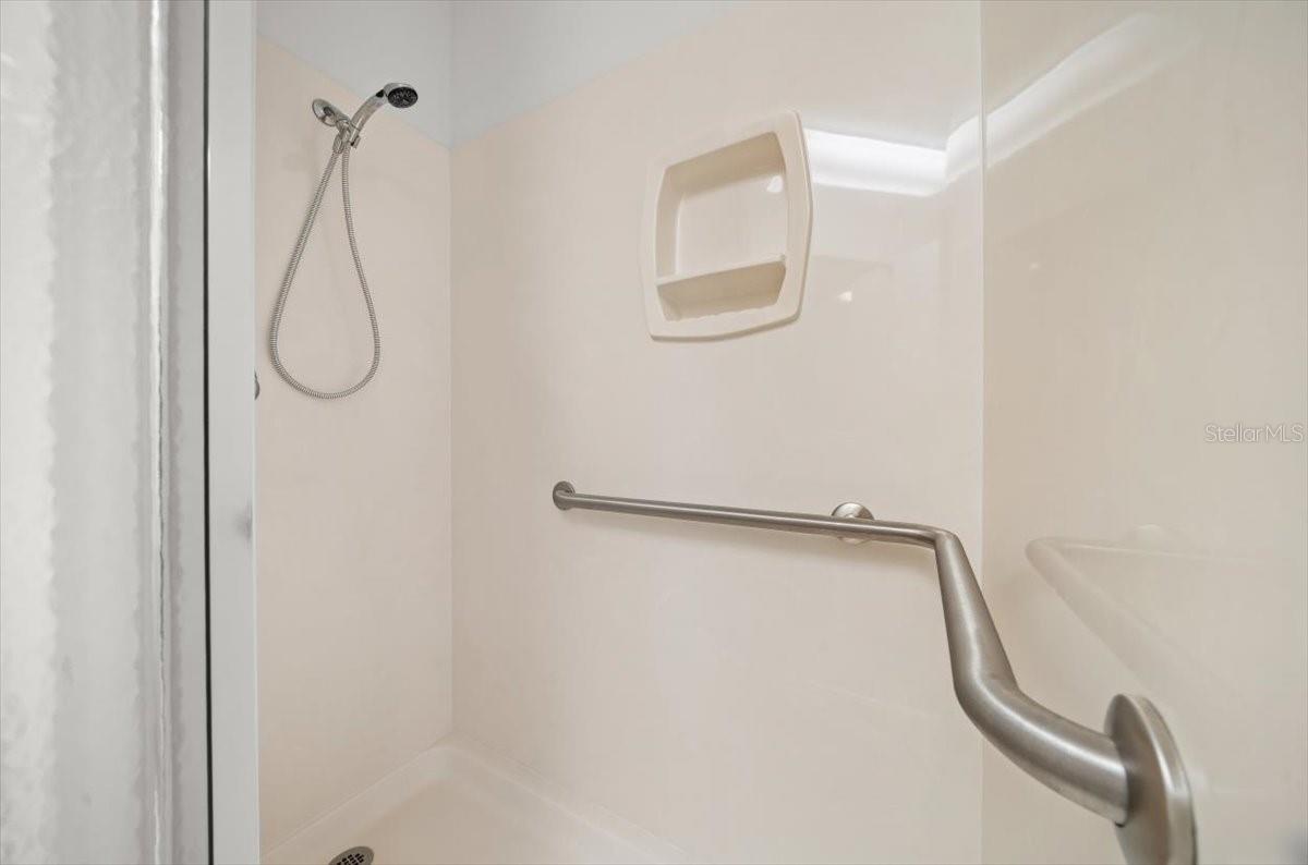 Image 23 of 60 For 4929 2nd Court