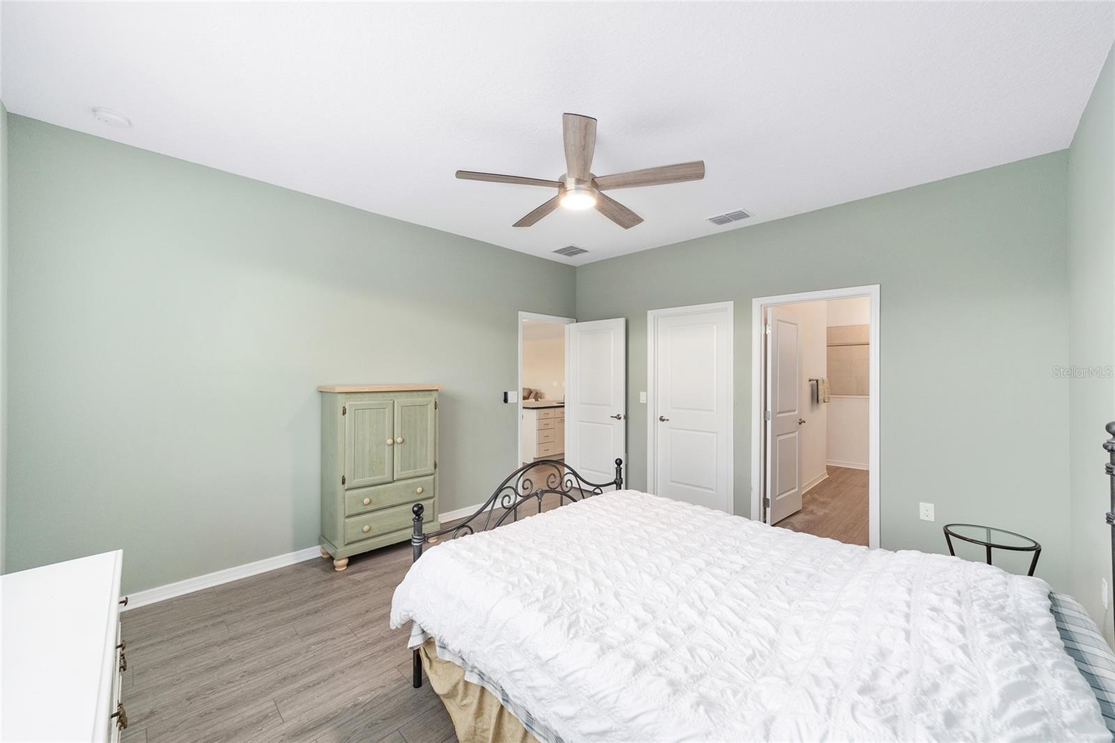 Image 21 of 45 For 7196 61st Place