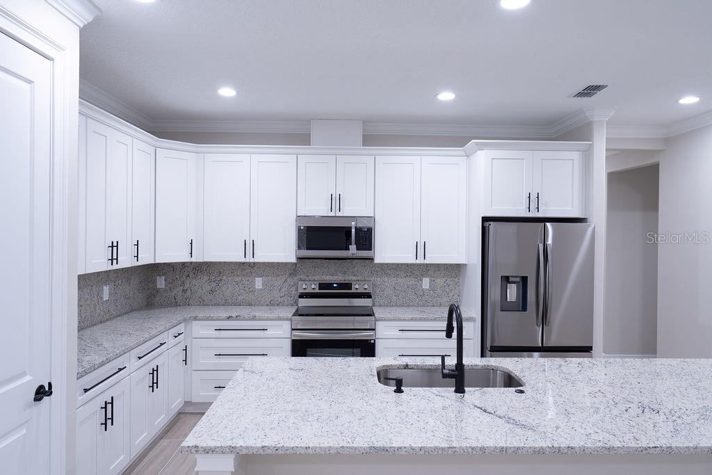 Image 4 of 42 For 15070 94th Terrace