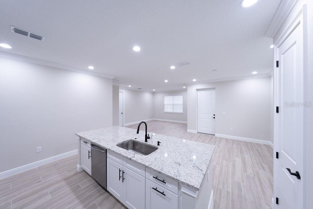 Image 5 of 42 For 15070 94th Terrace