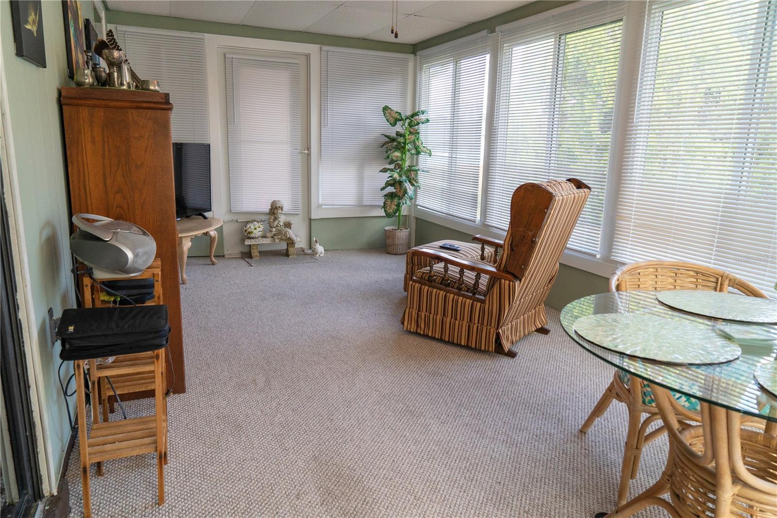 Image 10 of 16 For 10041 97th Court