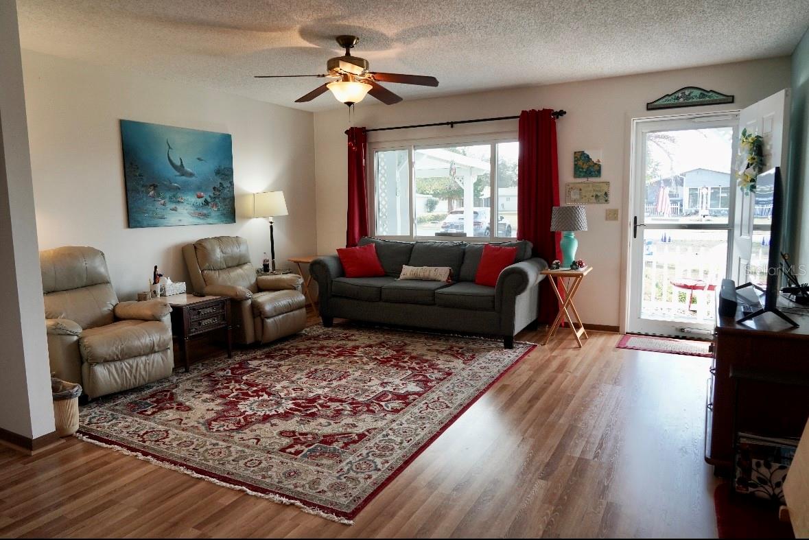 Image 4 of 16 For 10041 97th Court