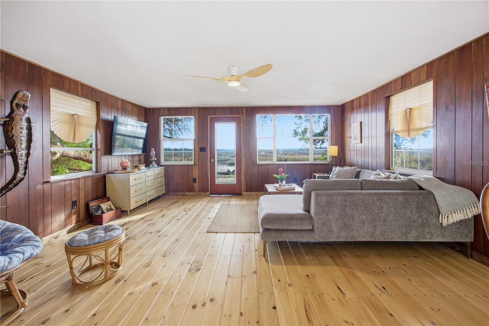 Image 4 of 30 For 23422 154th Place Road