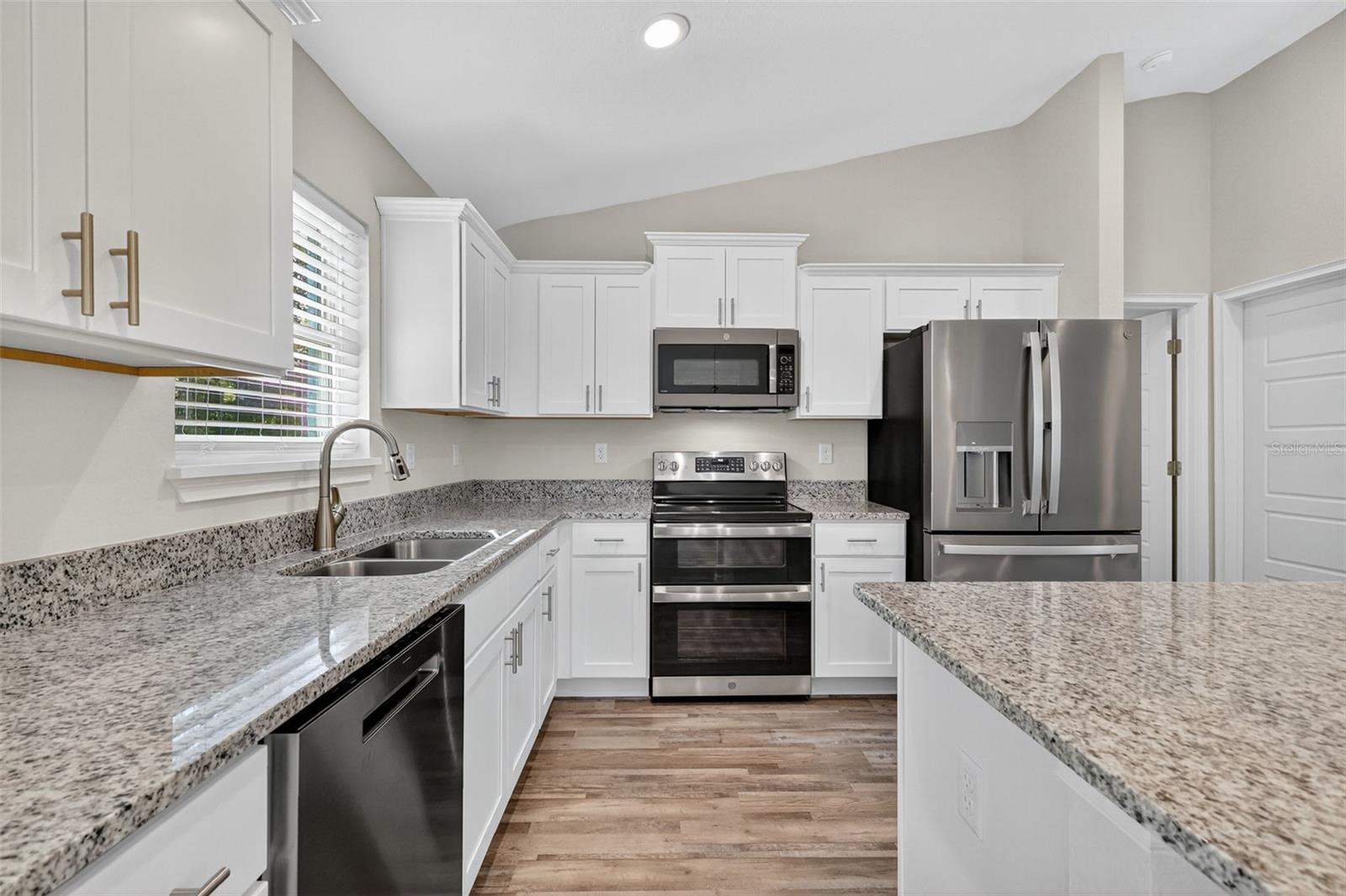 Image 13 of 25 For 7180 Hemlock Loop