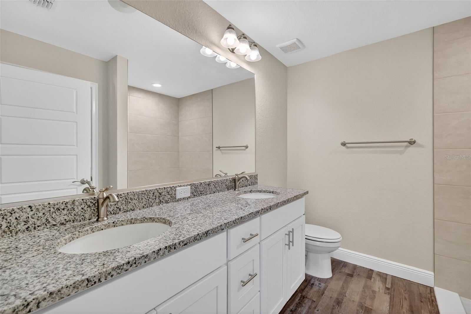 Image 14 of 25 For 7180 Hemlock Loop