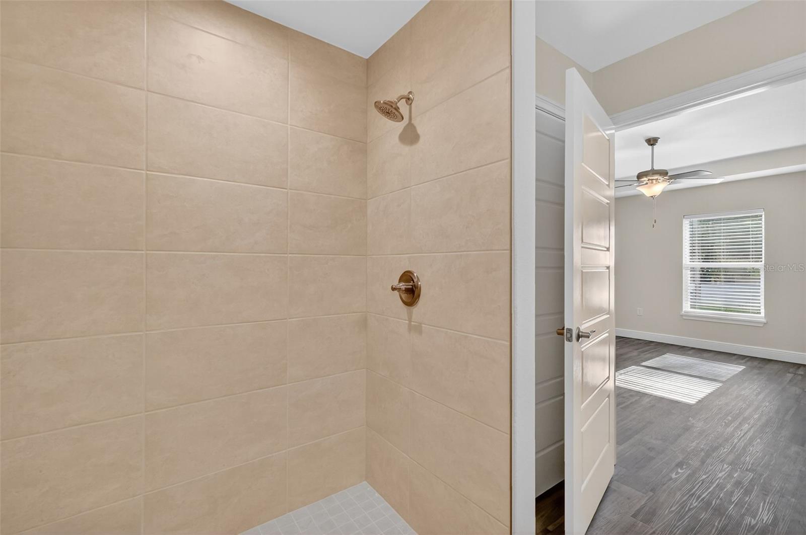 Image 17 of 25 For 7180 Hemlock Loop