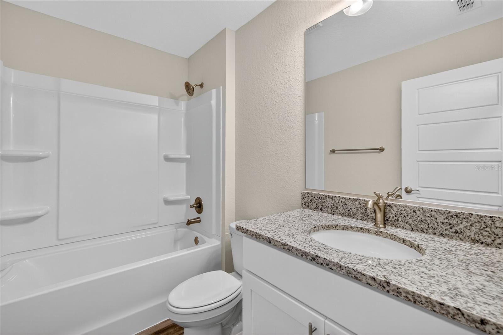 Image 19 of 25 For 7180 Hemlock Loop