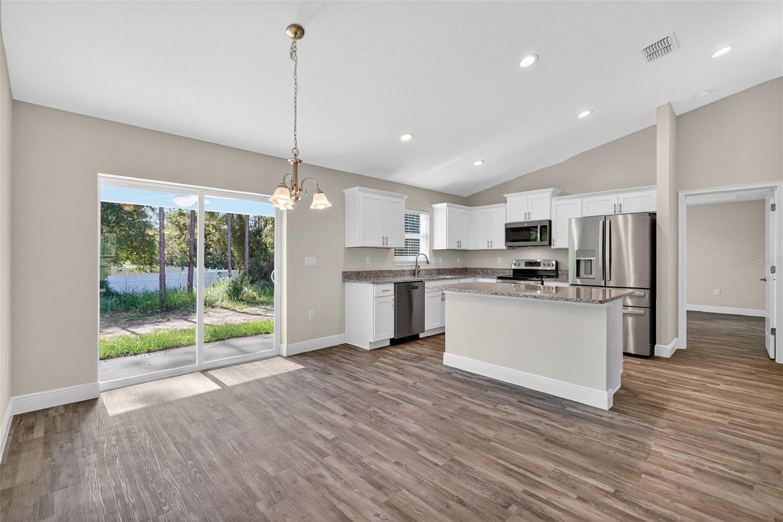 Image 6 of 25 For 7180 Hemlock Loop