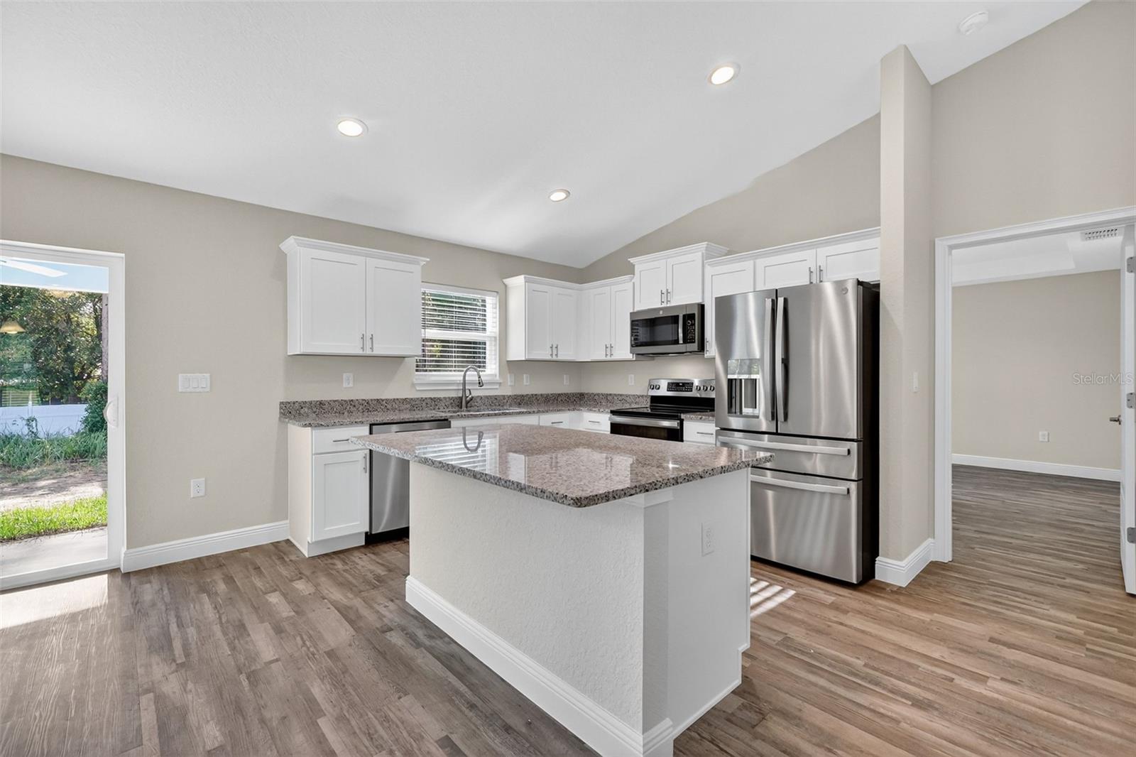 Image 8 of 25 For 7180 Hemlock Loop