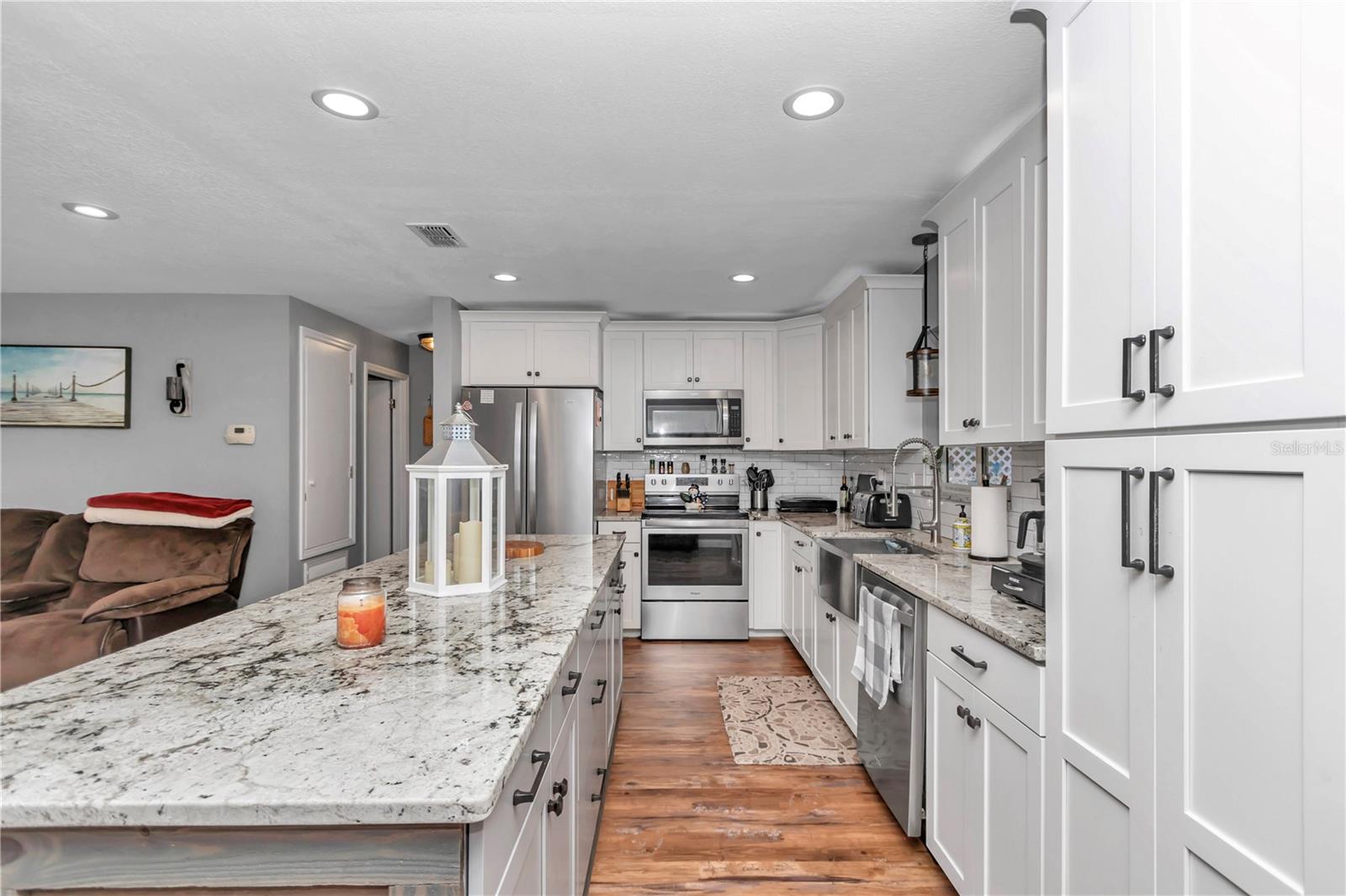 Image 11 of 27 For 6418 62nd Avenue