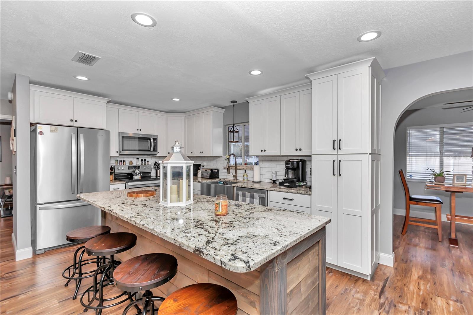 Image 12 of 27 For 6418 62nd Avenue