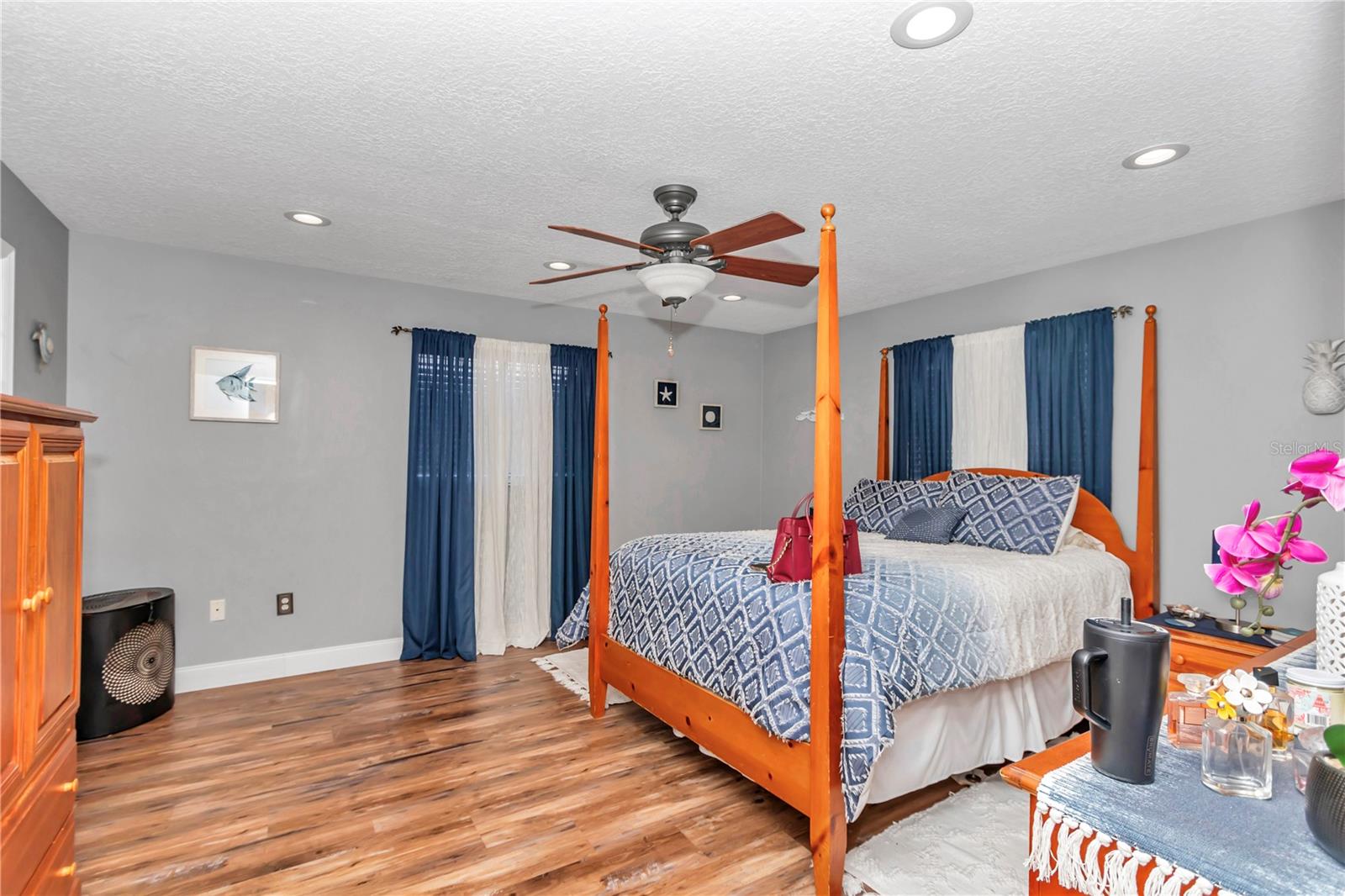 Image 16 of 27 For 6418 62nd Avenue