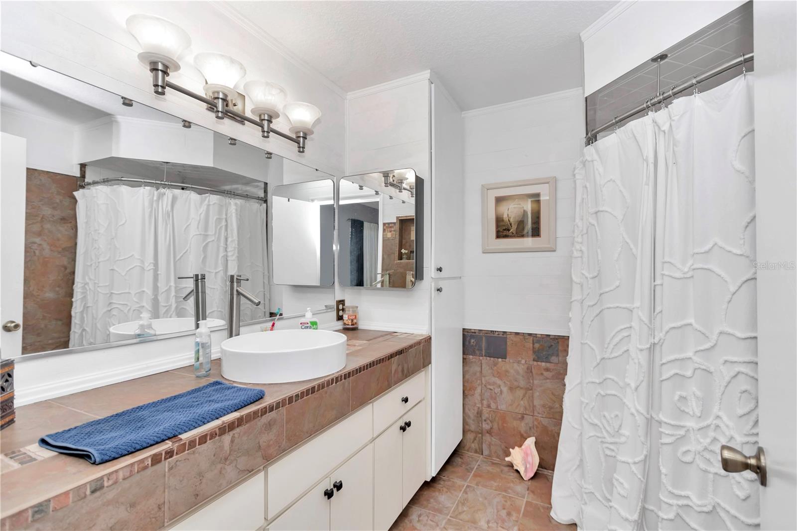 Image 18 of 27 For 6418 62nd Avenue