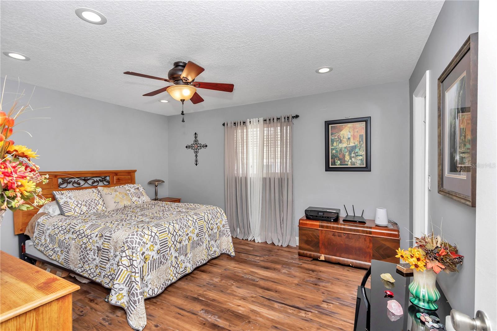 Image 21 of 27 For 6418 62nd Avenue