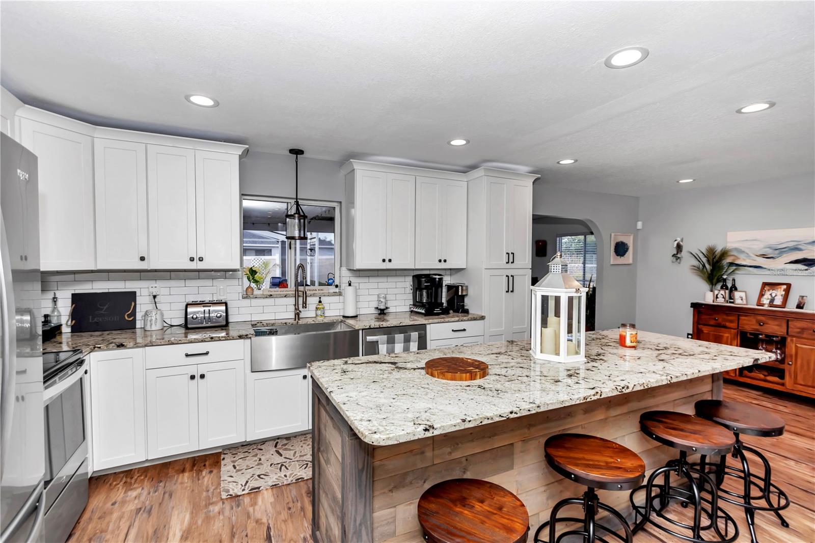 Image 9 of 27 For 6418 62nd Avenue