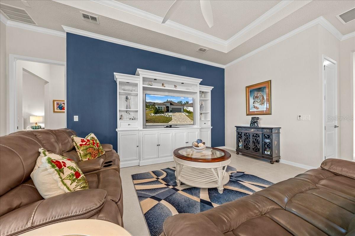 Image 35 of 98 For 5770 93rd Court