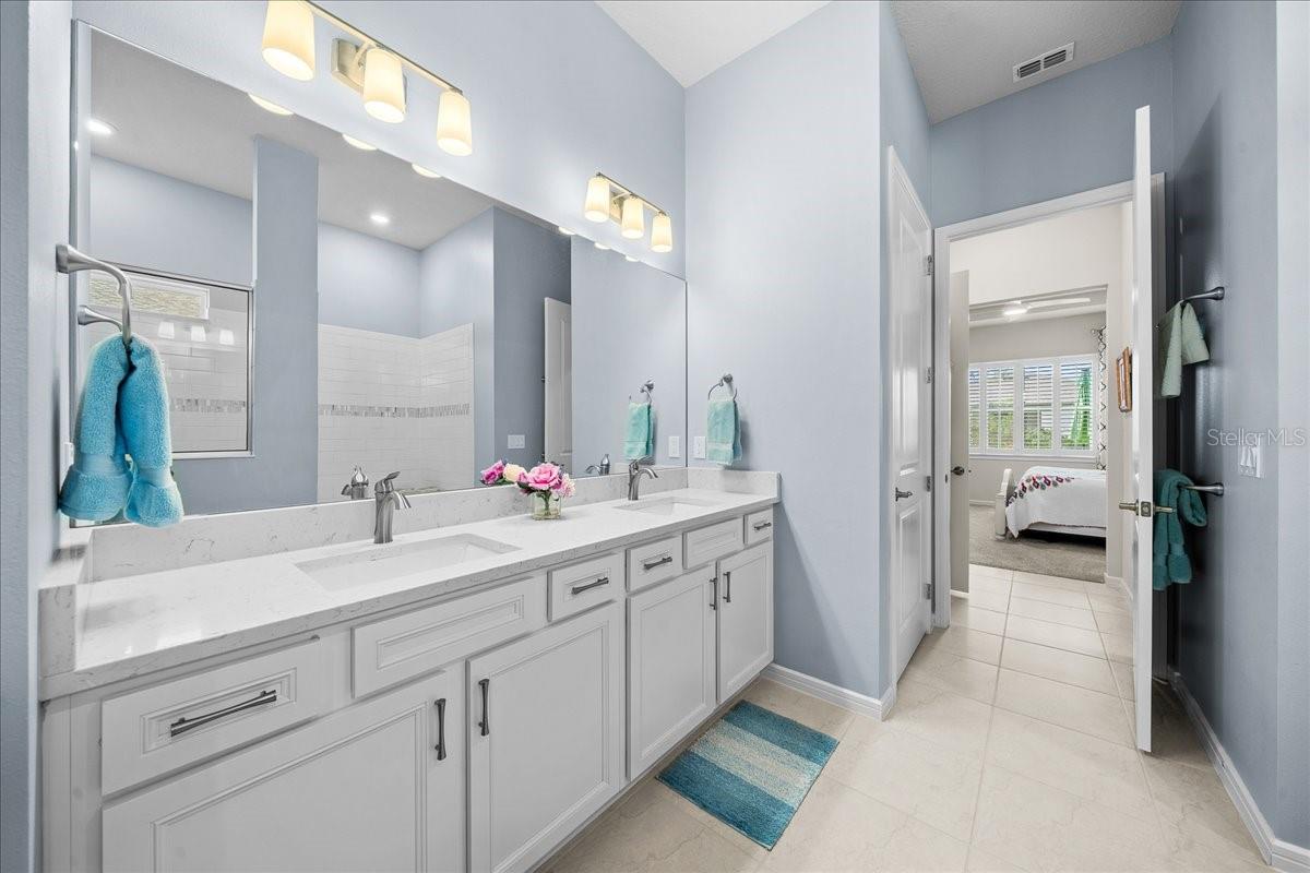 Image 46 of 98 For 5770 93rd Court